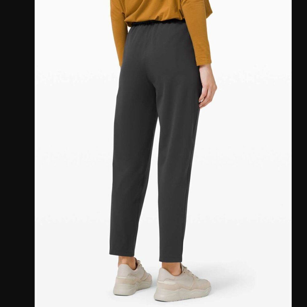 Lululemon Keep Moving Pant 7/8 High-Rise in Graphite Grey | Size 6